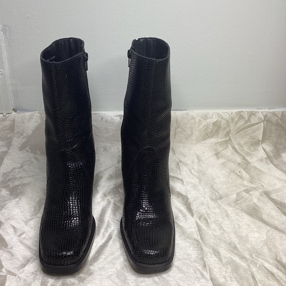 Black Shiny Boots